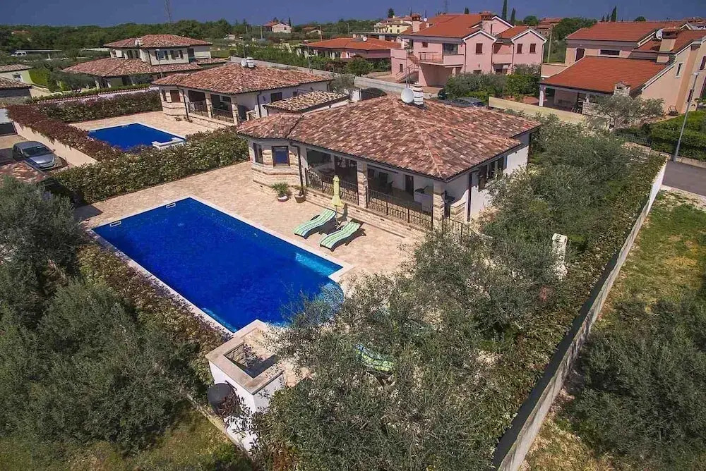 Villa Adry