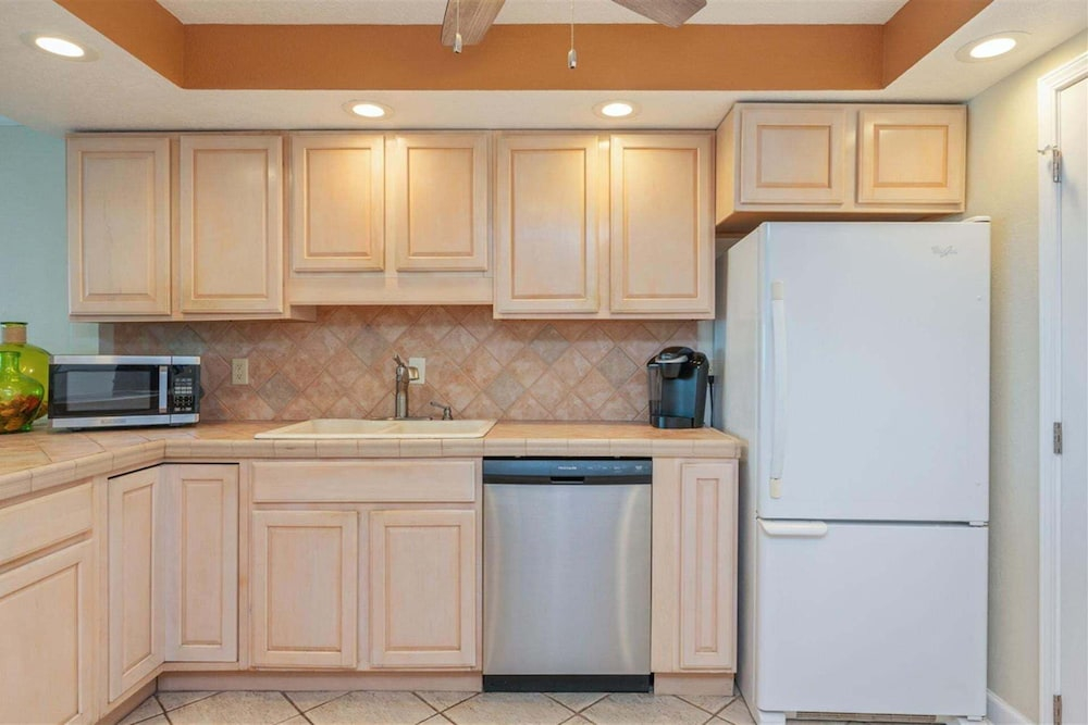 Shoreline Towers 2084 2 Bedroom Condo