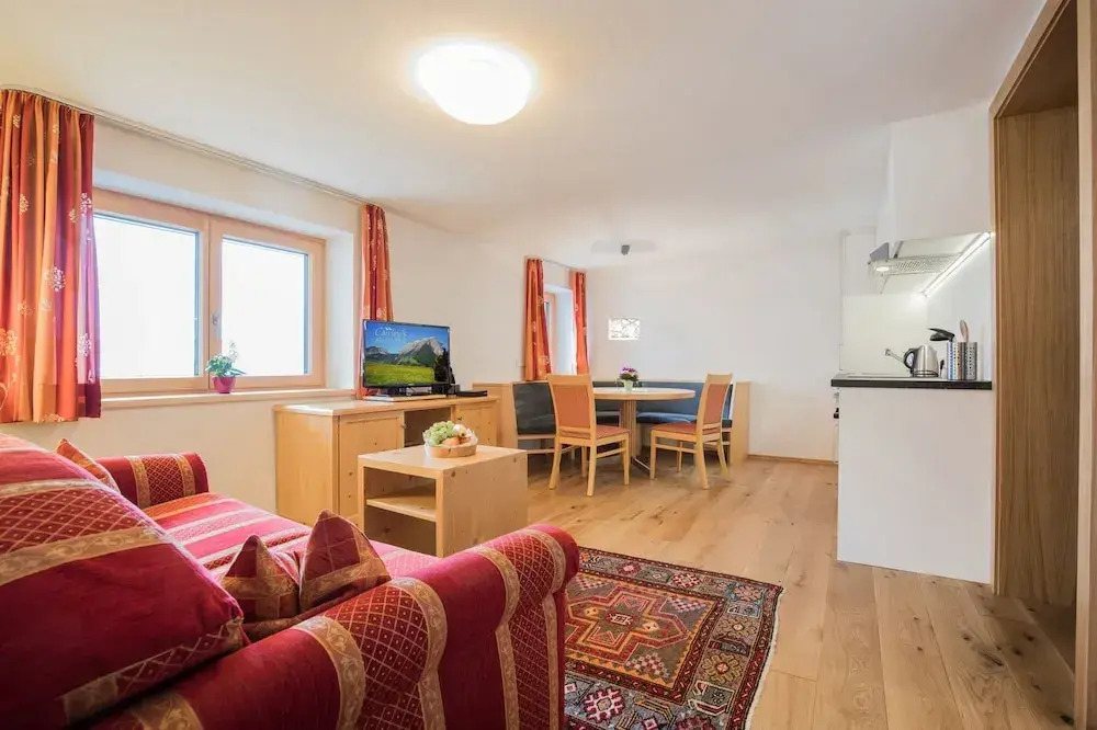 Carolines Appartement Au - Bergblick, Terrasse, Parkplatz, zentraler Punkt zum Ski- und Wandergebiet, Hund willkommen - ideal für Familien und naturverbundene Paare