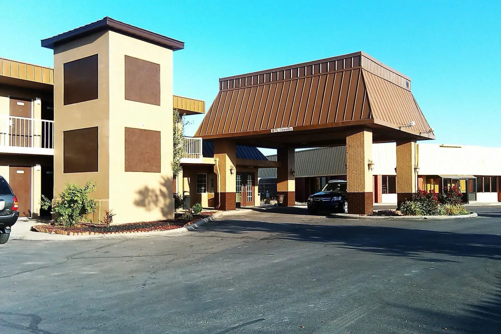 Best Western Red Baron Hotel