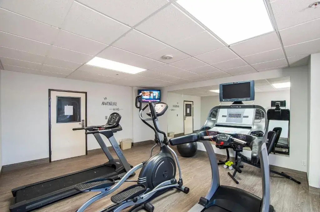 The Vistas 119 Modern studio with full kitchen 1st floor great location
