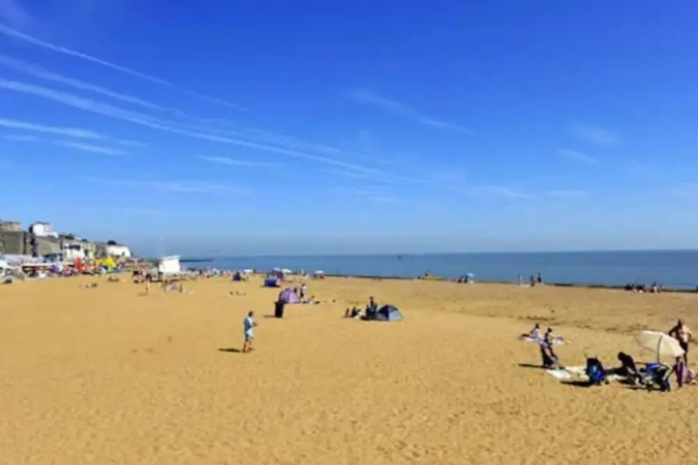 Harbour High - Luxury Beach Penthouse - Sleeps 6