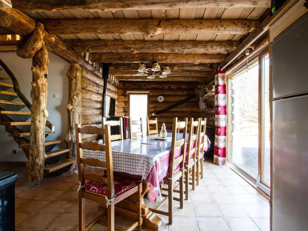 Chalet Authentique en Forêt, 6 Pers, Proche Gérardmer, Sentiers & Stations de Ski - FR-1-589-378