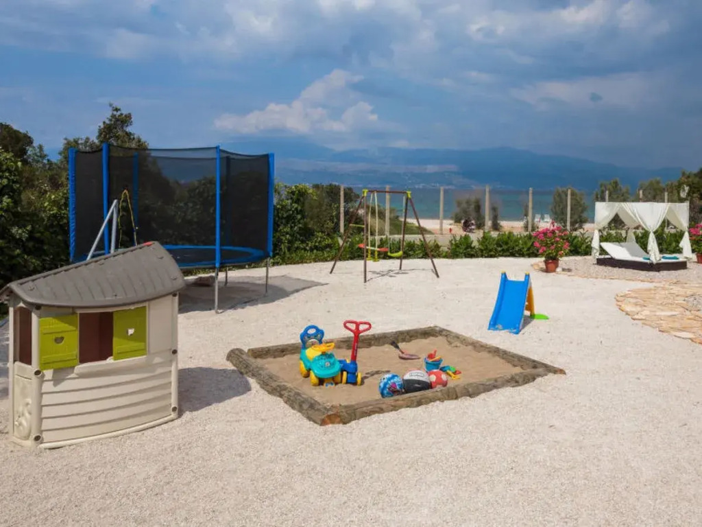 Holiday Home Villa Mutnik by Interhome