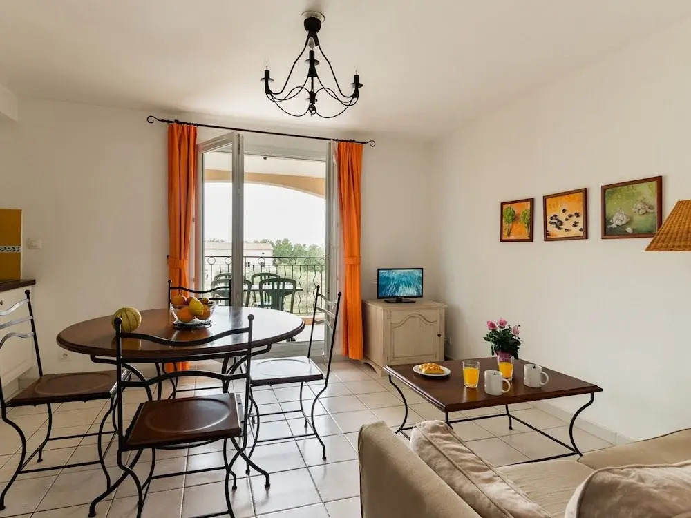 Apartment in Provencal Style in a Beautiful Landscape