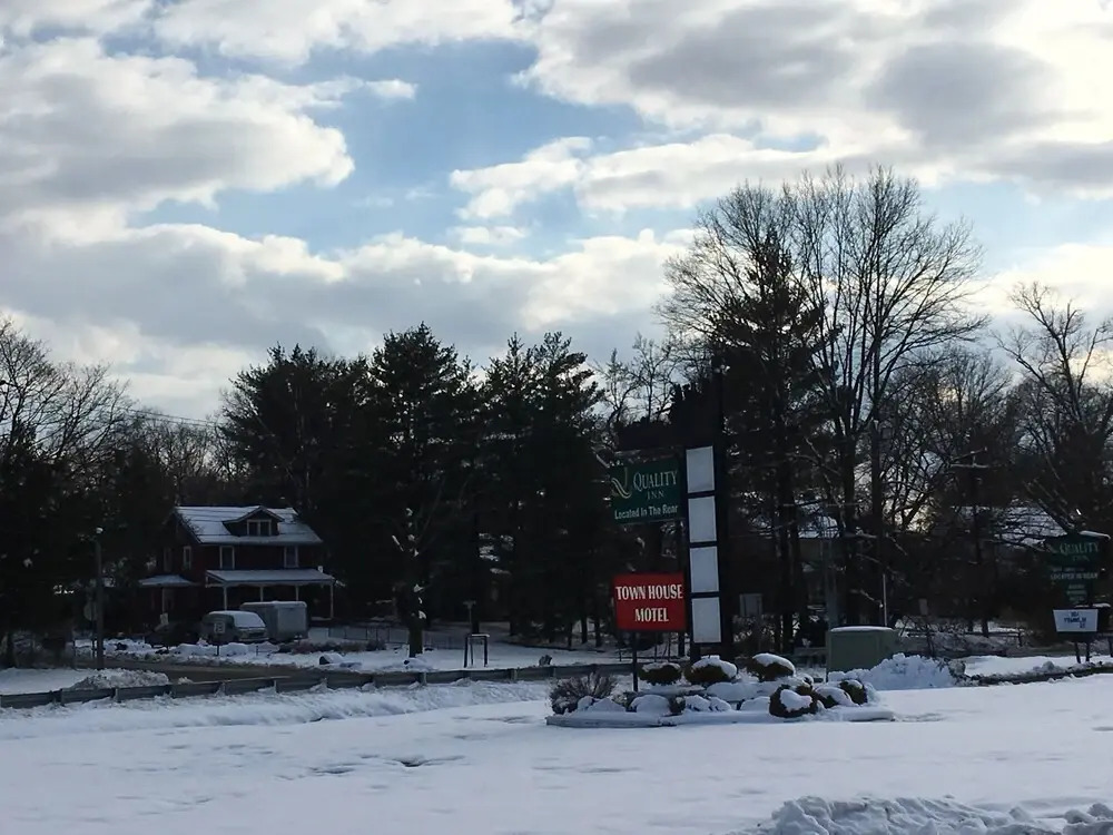 Town House Motel Inn
