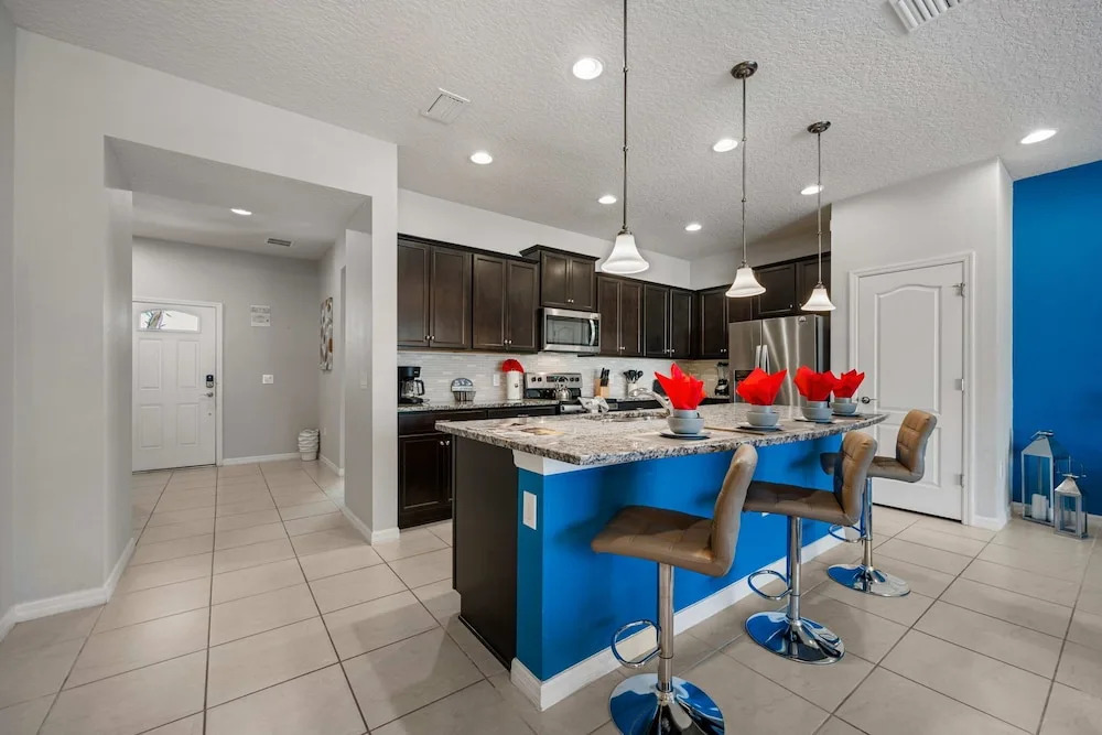 Modern 5BR Downstairs Room Pool Lazy River 2402