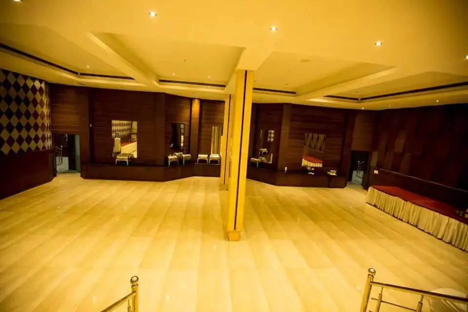Hotel Deep Palace