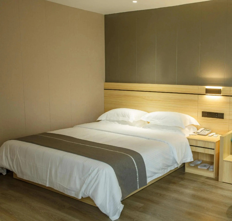 Green Tree Inn Yulin Chinese Medicine Port Express