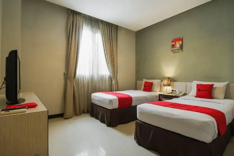 Reddoorz Plus @ Jalan Petojo Utara