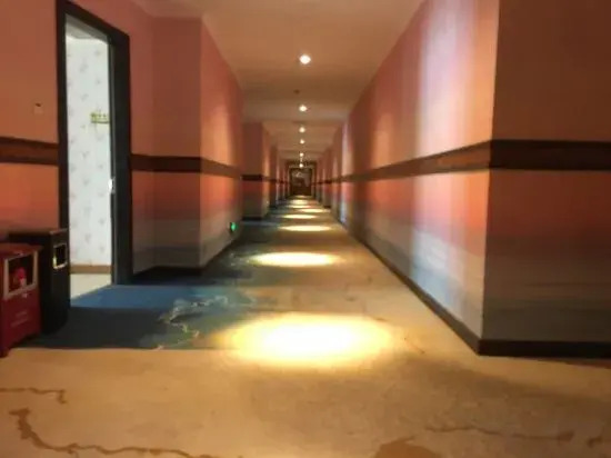 Jinhuang Theme Hotel