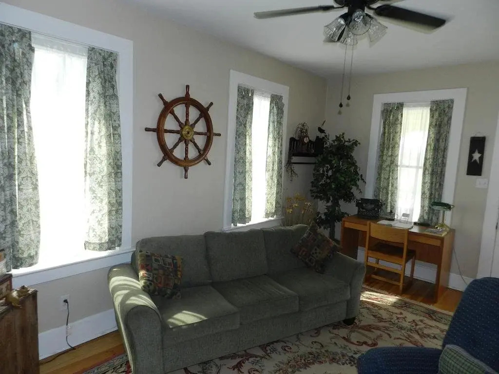 Helming Guest House