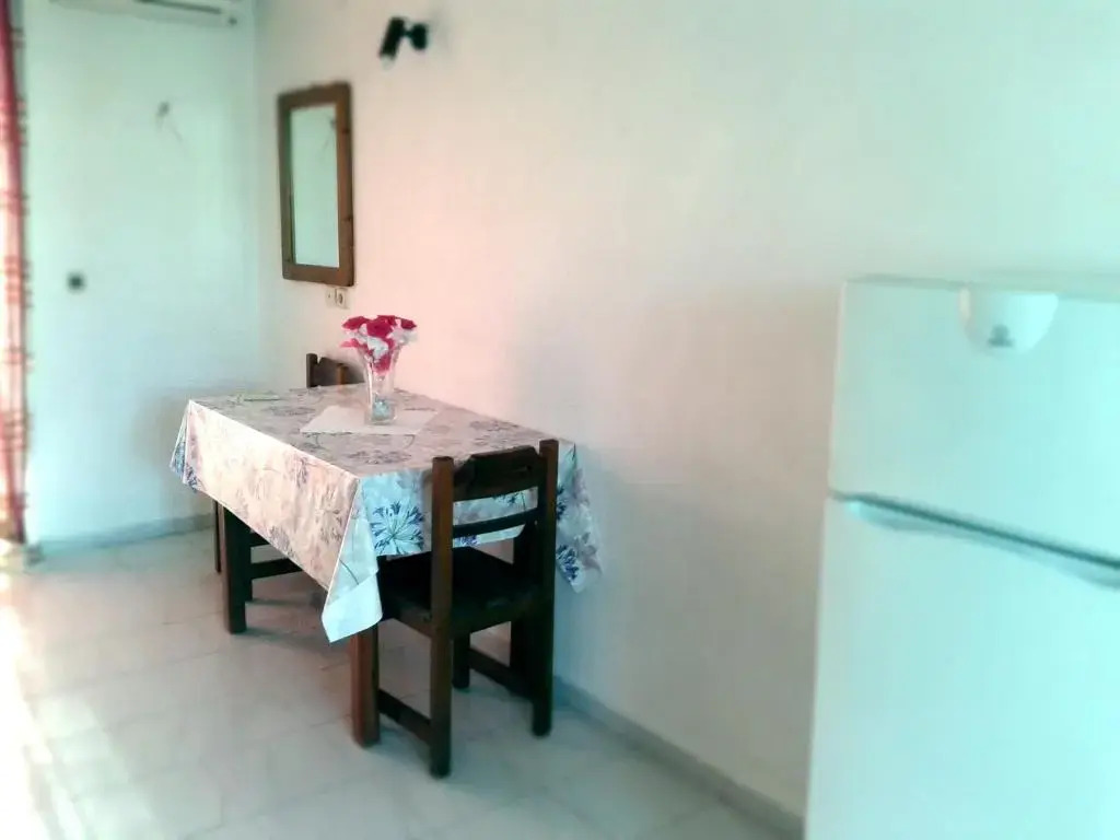 Merryland Studios & Apartments