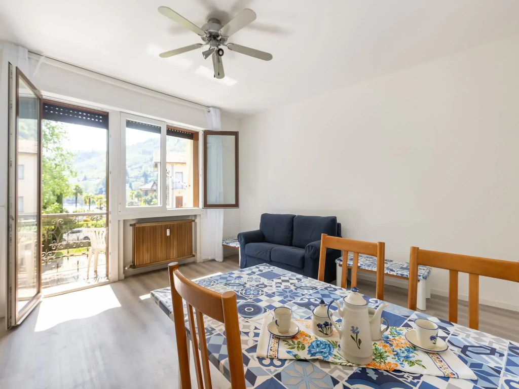 Snug apartment in Lesa with balcony