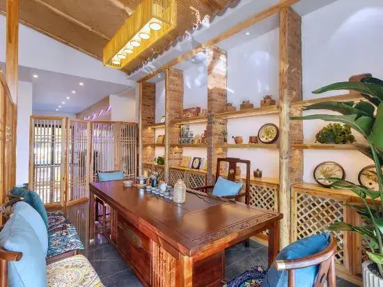 Tengchong Daina Huaxi Wenquan Homestay