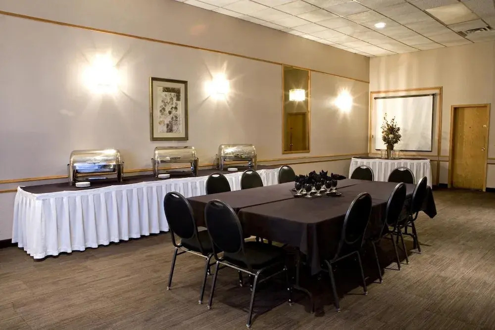 Heritage Inn Hotel & Convention Centre - Moose Jaw