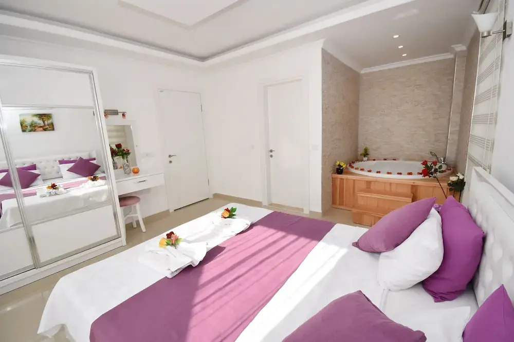 KAL1590 Villa Zeytin Islamlar 2 Bedrooms