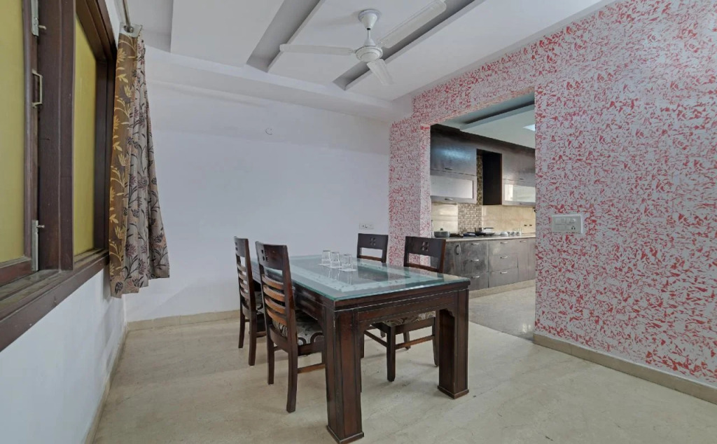 Hotel South Campus Inn by OYO Rooms