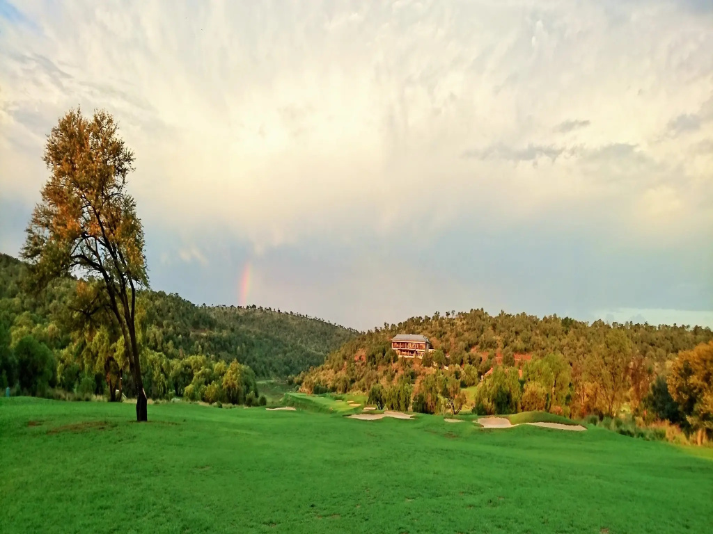 Newburg Lodge & Luxury Bush Tents, Elements Private Golf Reserve
