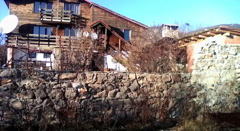 Chapov Guest Rooms