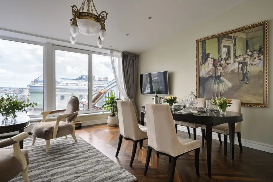 Minin Apartments на Караванной 11 (мансарда c террасой)