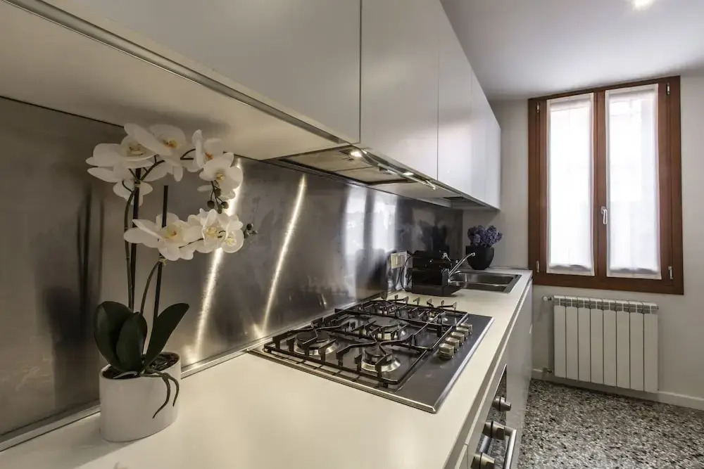Charming Apartment on the Grand Canal