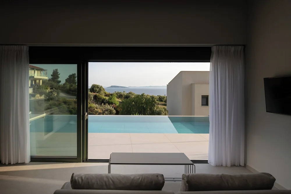 Olive Grove Suites - Villas with private pool and garden