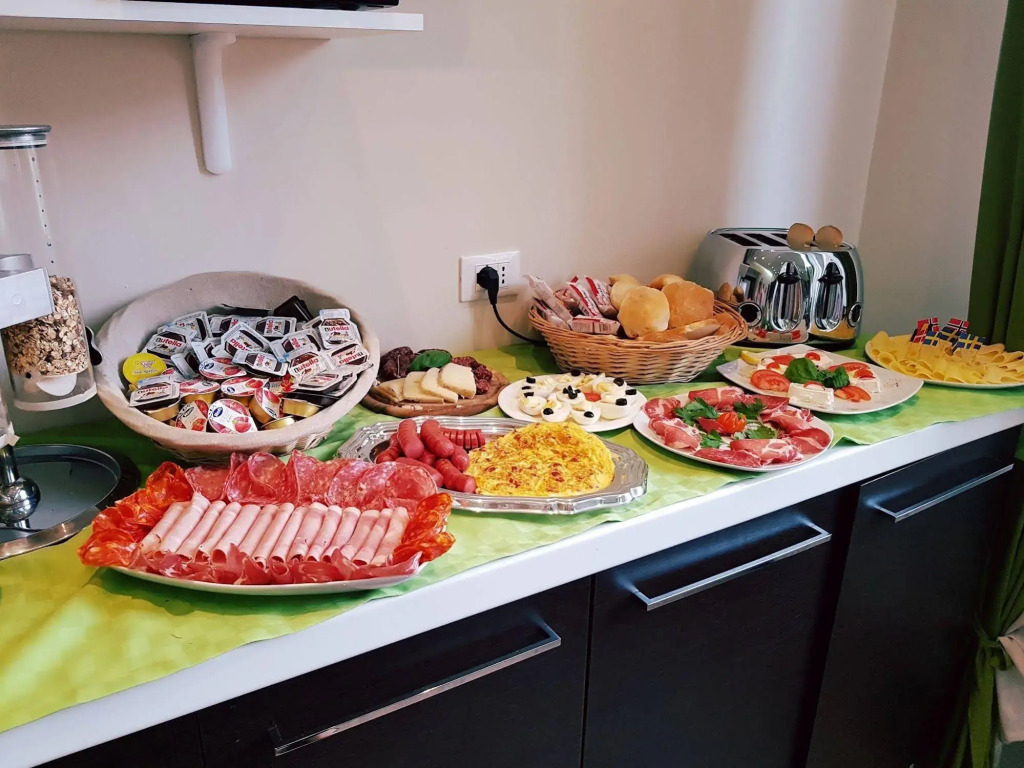 Mia Suites
