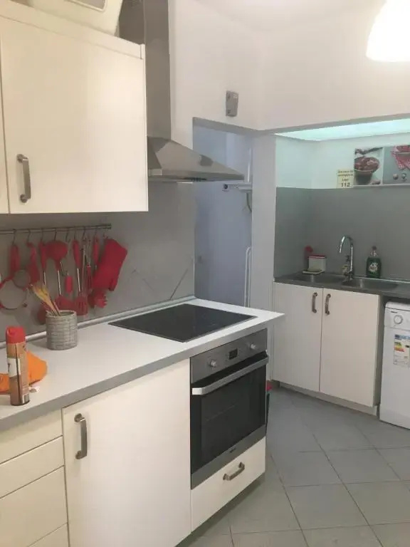 3 Bedroom Town House - Historic Centre of Cascais. 100 mts from the beach and centre of Cascais