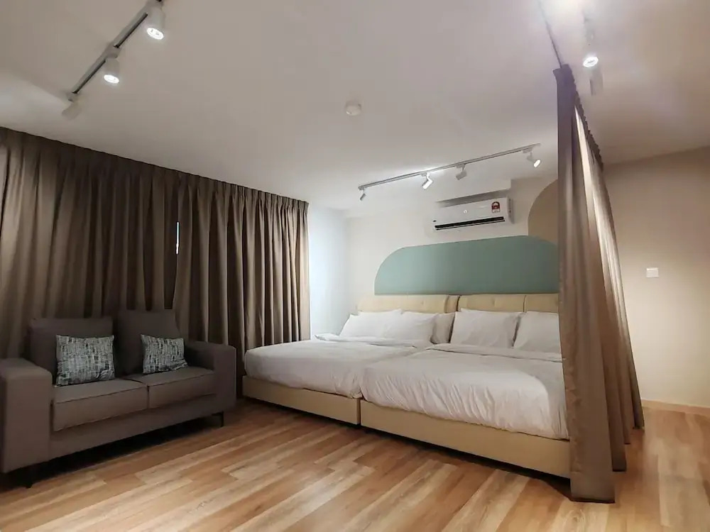 Arte Cheras Duplex by DeUrban