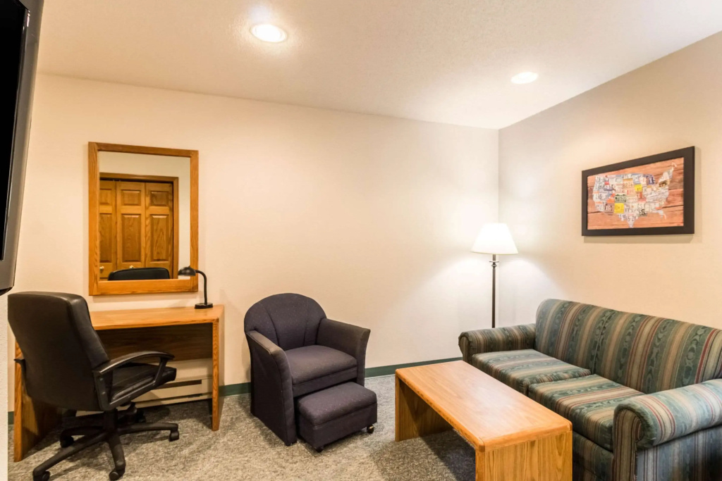 Econo Lodge - Valley City