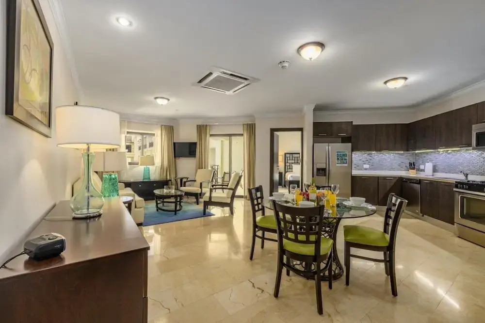 One Bedroom Condo w Amazing Views Luxurycomplex