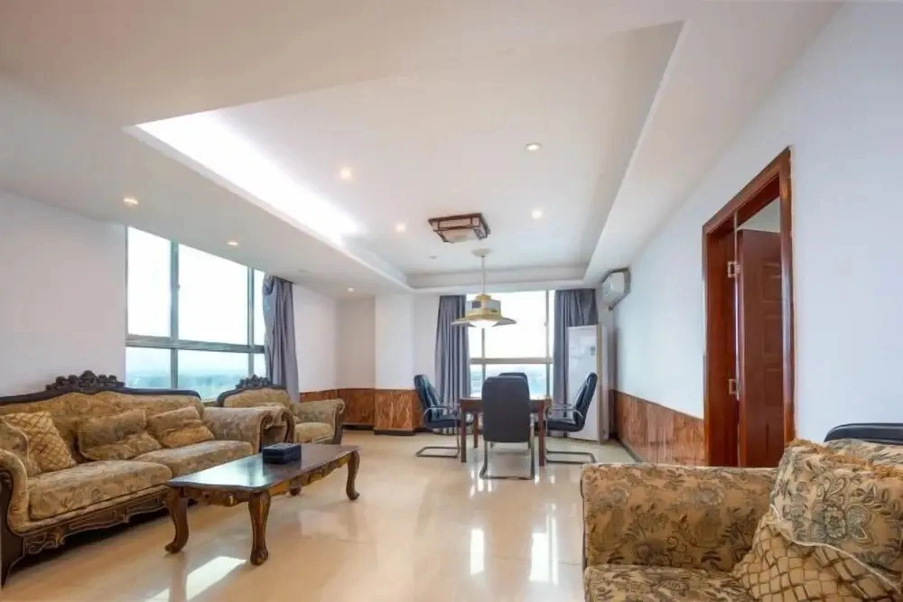 Junyue Business Hotel