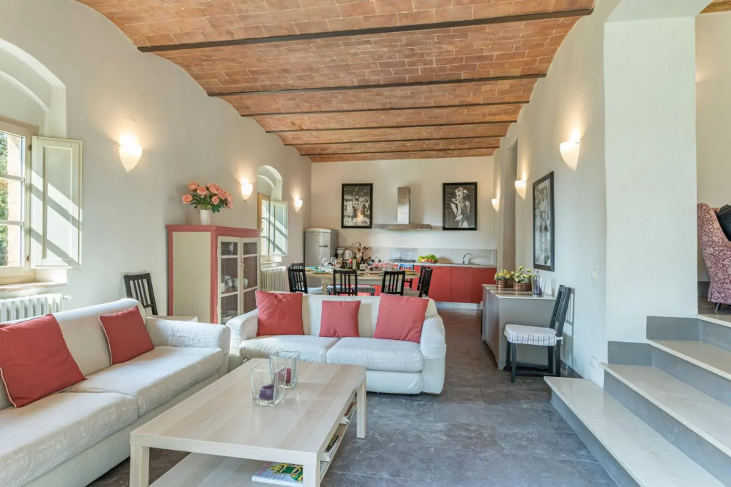 Charming villa with private garden and pool, located in panoramic position between Firenze, Volterra-VILLA LINCHIANO