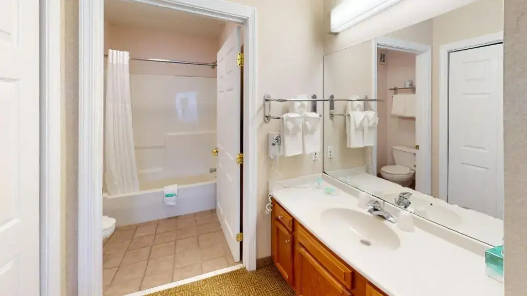 Smart Suites, an Ascend Collection Hotel