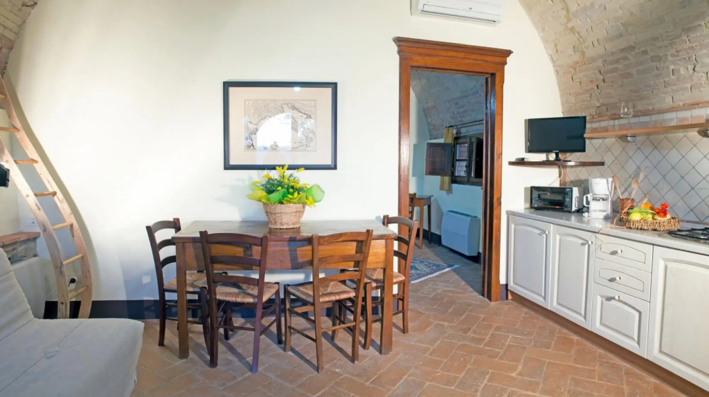 Private Cozy Apartment Argine