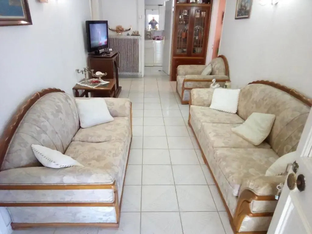 Villa Angela, Traditional Villa in the village