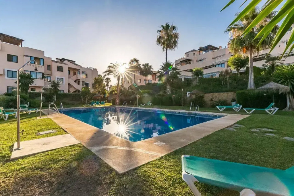 75-Apartment with Views in Elviria, Marbella