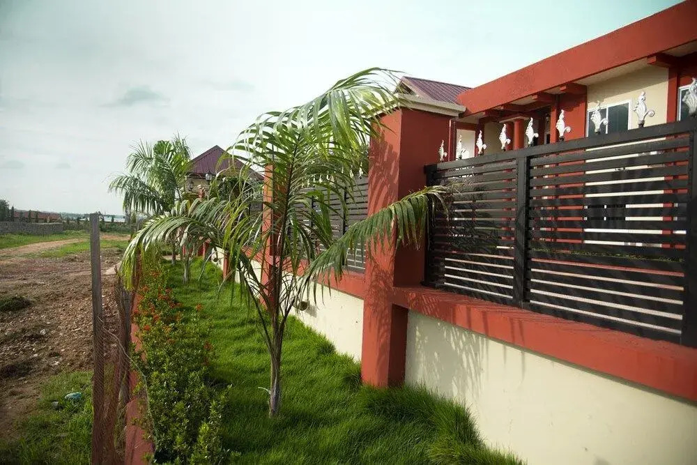 Target Hill Hotel