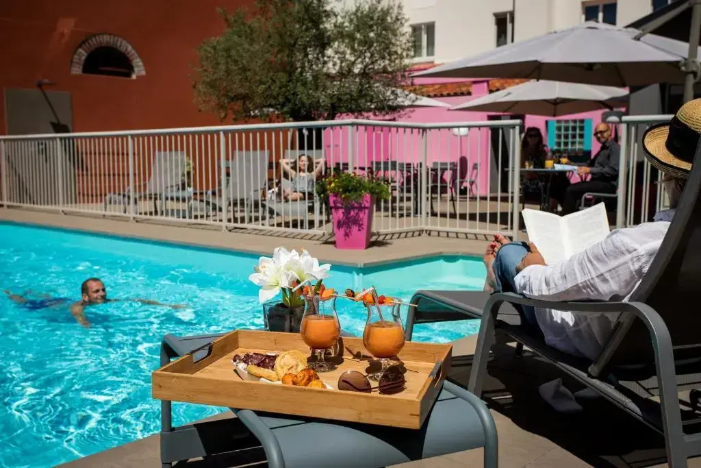 Logis Hotels Grand Hotel dOrléans et Restaurant Le Goulu