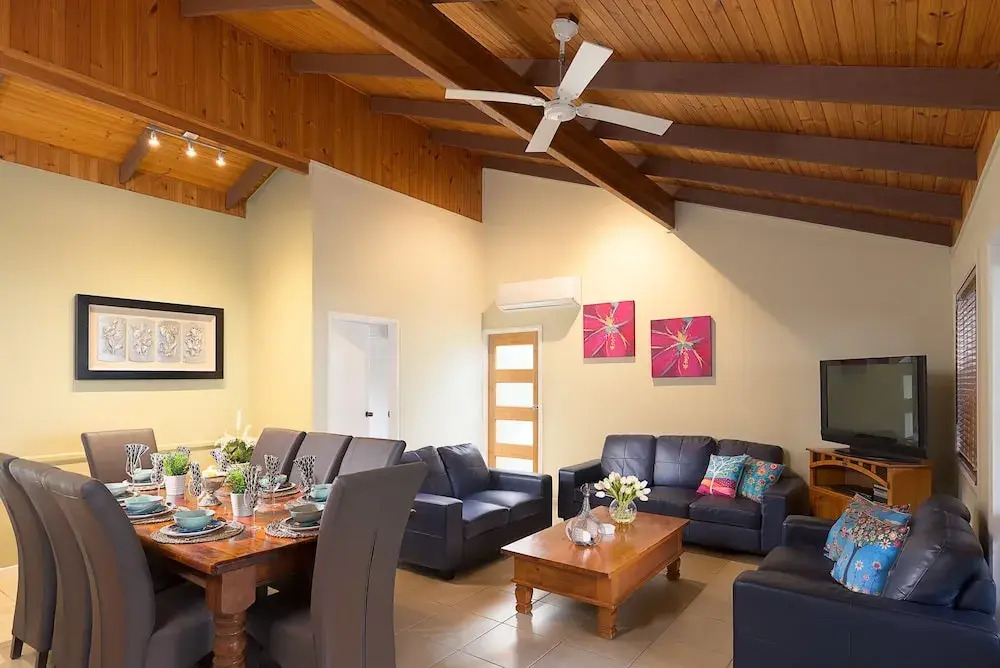 Jacaranda Cottages