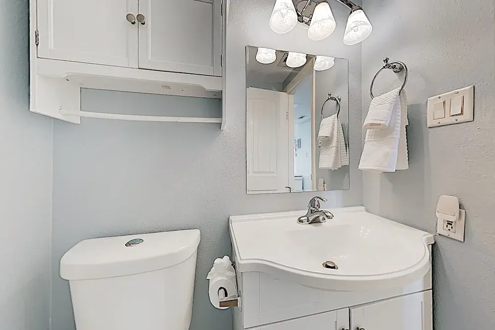 Updated Shorefront W/ Pool - Walk To Waves! 2 Bedroom Condo
