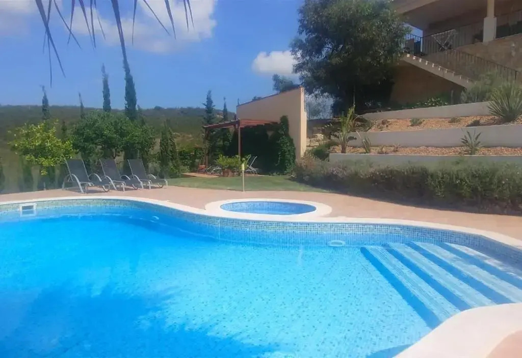 5 Bedroom Villa Pool and Garden