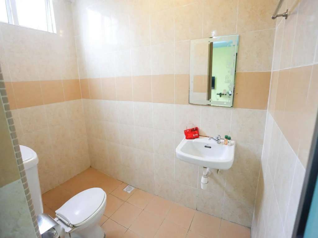 OYO Rooms Jalan Danga Sutera