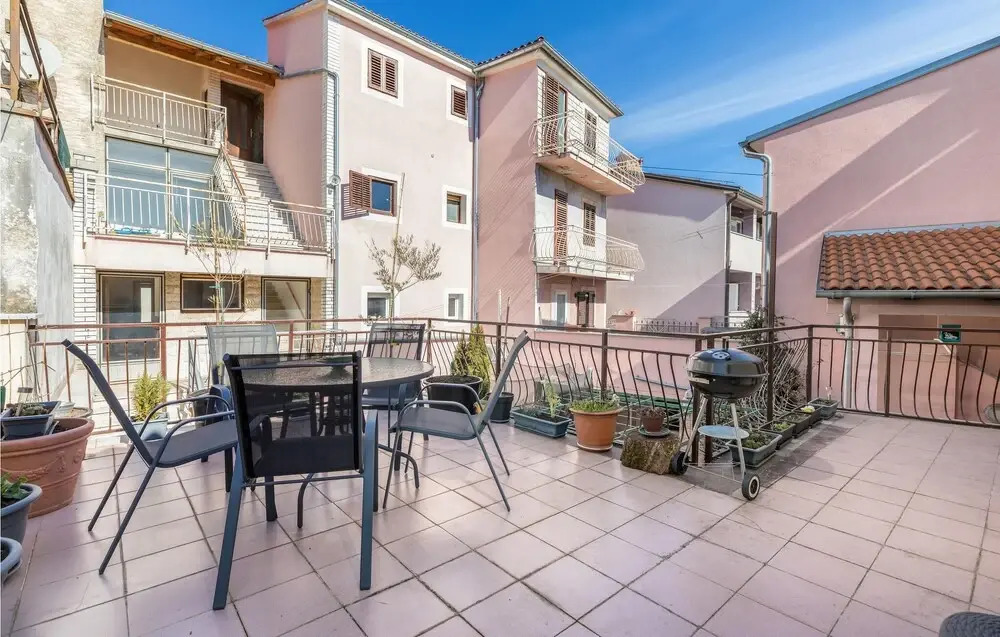 Awesome Home in Vodnjan With Wifi and 2 Bedrooms