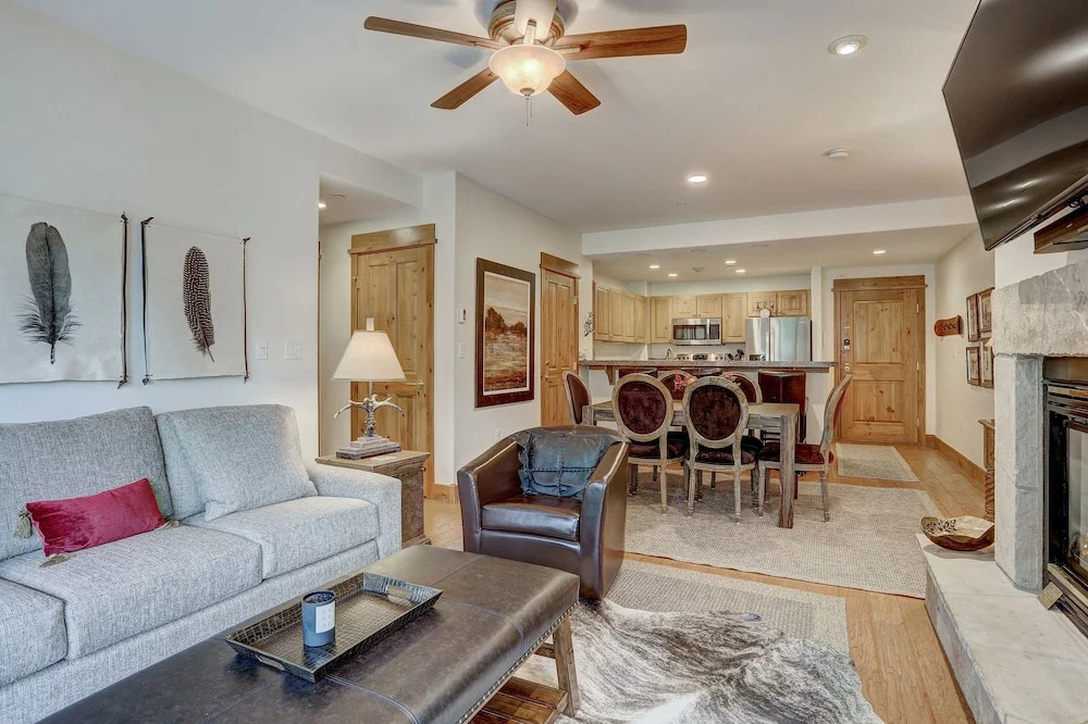 2 BR Condo Arrowhead Village, Walking Distance to Lift