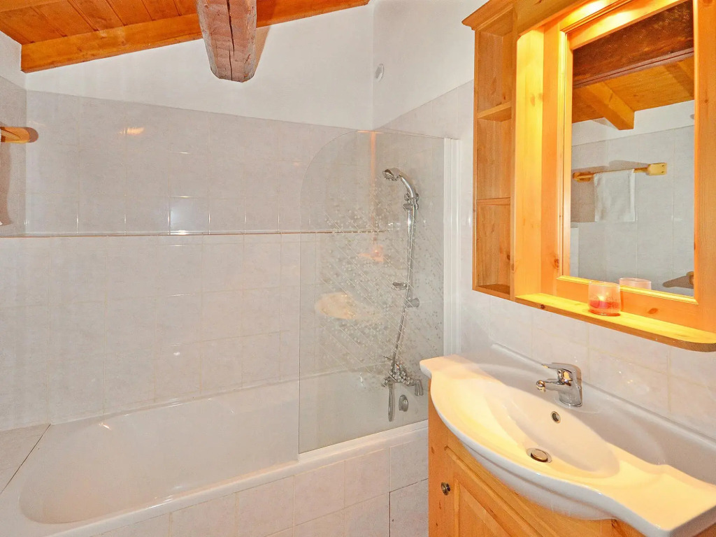 Chalet In Les Menuires-Praranger With Balcony