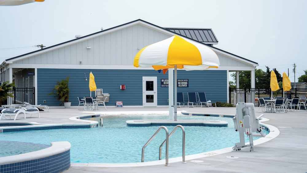 Chincoteague Bay RV Resort & Cottages