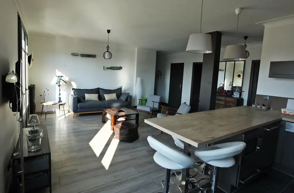 Central, spacious and comfortable 2 bedroom