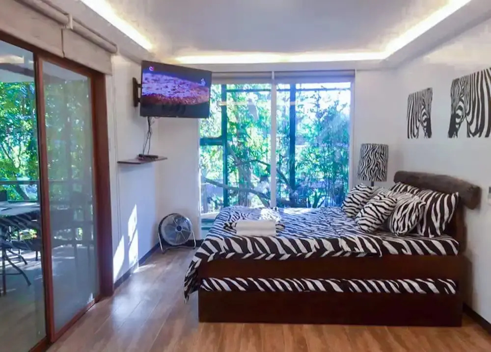 Zoobic Glampz
